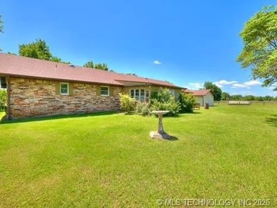 1 Mile from Belle Starr Marina! This 3-bedroom, 2-bath home - photo 56
