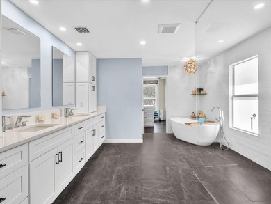 Beautifully updated 5-bedroom, 3-bath, 3-car garage home with - photo 18