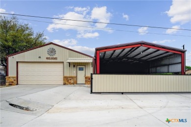 Lake Home For Sale in Canyon Lake, Texas