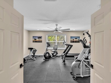 Beautifully updated 5-bedroom, 3-bath, 3-car garage home with - photo 26