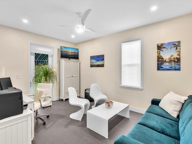 Beautifully updated 5-bedroom, 3-bath, 3-car garage home with - photo 28