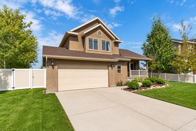 Enjoy peaceful community living just steps from the recreation - photo 1