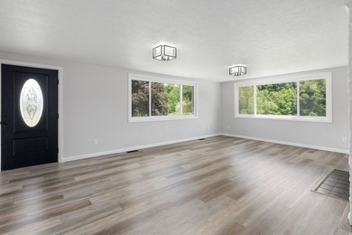 Discover the perfect blend of country living, recreation, and - photo 4