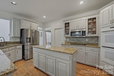 A showcase of elegance in the coveted Crown Harbor community - photo 12
