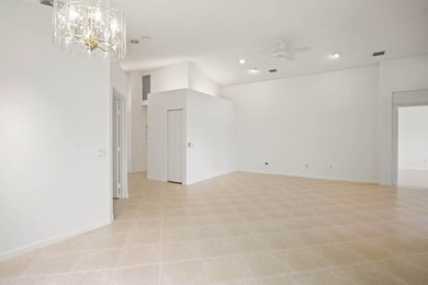 Real little gem in Valencia Isles! Move in condition with - photo 15