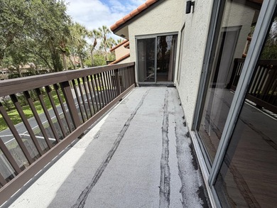 Spacious 2-bedroom, 2.5-bath corner unit located in a desirable - photo 19