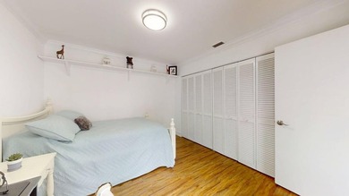 Spacious 2-bedroom, 2.5-bath corner unit located in a desirable - photo 21