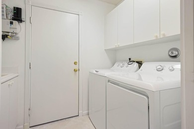 Real little gem in Valencia Isles! Move in condition with - photo 29
