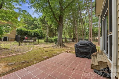 A showcase of elegance in the coveted Crown Harbor community - photo 31