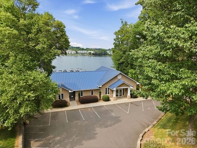 A showcase of elegance in the coveted Crown Harbor community - photo 36