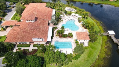 Real little gem in Valencia Isles! Move in condition with - photo 49