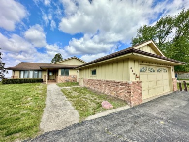 Lake front property - photo 1