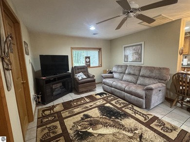 Charming Updated Cottage Near Houghton Lake. This very nicely - photo 11