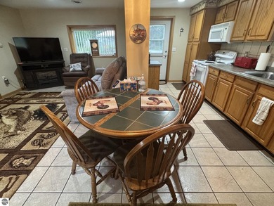 Charming Updated Cottage Near Houghton Lake. This very nicely - photo 14