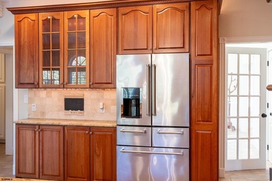 - Luxury custom Victorian-style home on a quiet cul-de-sac in - photo 21