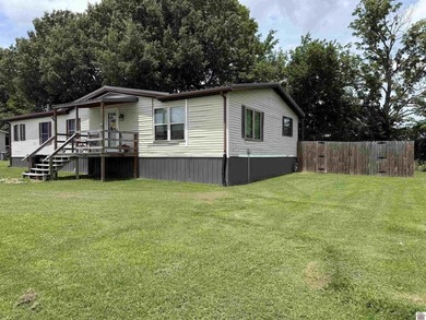 Step into comfort and convenience with this spacious 2-bedroom - photo 21