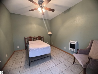 Charming Updated Cottage Near Houghton Lake. This very nicely - photo 23