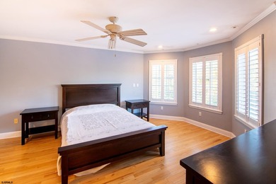 - Luxury custom Victorian-style home on a quiet cul-de-sac in - photo 33