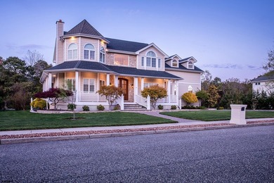 - Luxury custom Victorian-style home on a quiet cul-de-sac in - photo 49