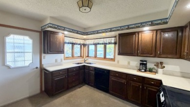 Lake front property - photo 2