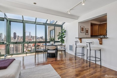 Stunning city-view residence at Daniel Burnham Court offering - photo 11