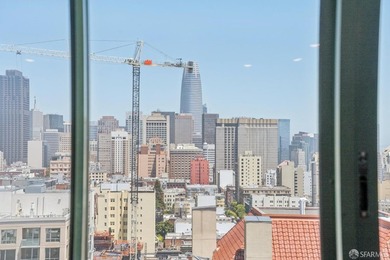 Stunning city-view residence at Daniel Burnham Court offering - photo 13