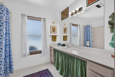 Experience comfort and style in this spacious, beautifully kept - photo 14