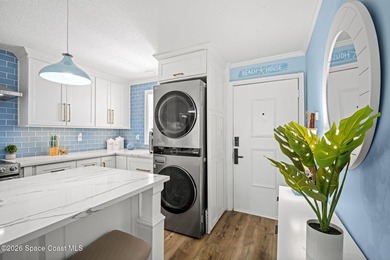 Completely reimagined 2-bedroom, 2-bathroom coastal residence - photo 6