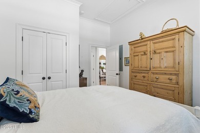 Welcome to this beautifully maintained 2-bedroom, 2-bathroom - photo 17