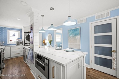 Completely reimagined 2-bedroom, 2-bathroom coastal residence - photo 9