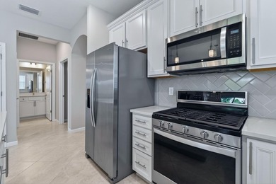 Welcome to this beautifully maintained 2 bed, 2 bath plus Den in - photo 23