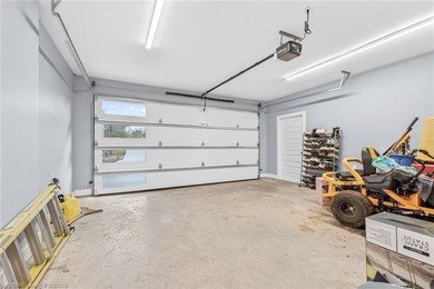 Welcome to this beautifully built 3-bedroom, 2-bathroom - photo 27