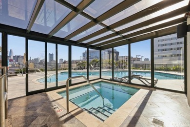 Stunning city-view residence at Daniel Burnham Court offering - photo 34