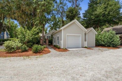 Welcome to this beautifully maintained 2-bedroom, 2-bathroom - photo 35