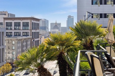 Stunning city-view residence at Daniel Burnham Court offering - photo 37