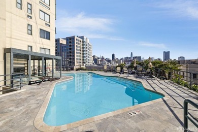 Stunning city-view residence at Daniel Burnham Court offering - photo 38