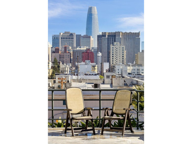 Stunning city-view residence at Daniel Burnham Court offering - photo 41