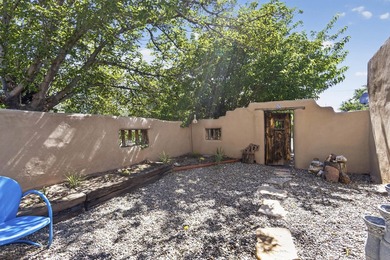Experience comfort and style in this spacious, beautifully kept - photo 42