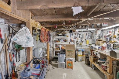 Experience comfort and style in this spacious, beautifully kept - photo 44