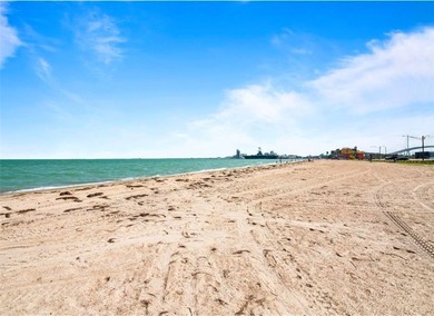 Fully furnished 1-bedroom, 1-bath beachfront condo located in - photo 2