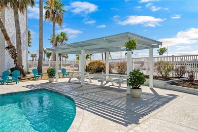 Fully furnished 1-bedroom, 1-bath beachfront condo located in - photo 7