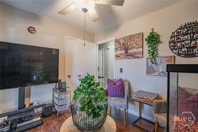 Beautifully, well maintained, and spacious 3 bed 2 bath home - photo 22