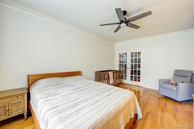 FOREST HILLS SOUTH Very sunny & spacious, 1 Bedroom / 1 Bathroom - photo 24