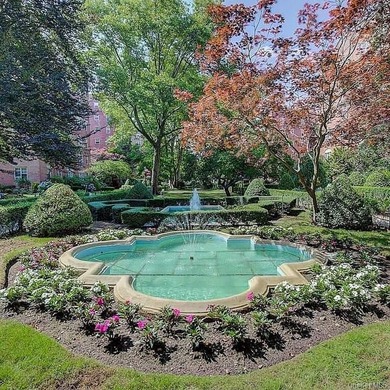 FOREST HILLS SOUTH Very sunny & spacious, 1 Bedroom / 1 Bathroom - photo 33
