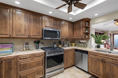 LARGE 2-BED UNIT. Welcome to 6 Tortosa Drive in the highly - photo 6