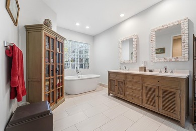 Enter this exceptional sun-filled 3BR/4BA home with thoughtful - photo 30