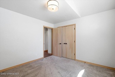 Attractive Hayden rancher offering the ease of one-level living! - photo 31