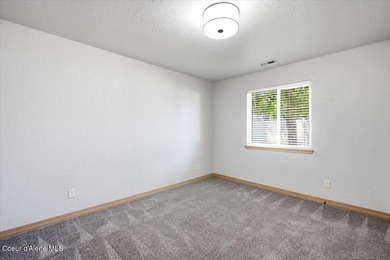 Attractive Hayden rancher offering the ease of one-level living! - photo 33