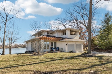 Antioch Lake Home For Sale in Antioch Illinois