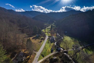 Year round mountain views! Updates are needed. Located on scenic - photo 14